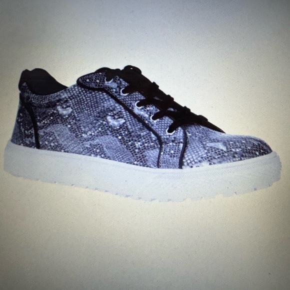 Mango sneakers by Nina. - Picture 10 of 10